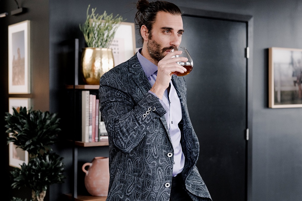 Men's Suits: Get Lost in the Maze of Sophisticated Style